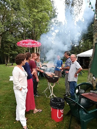 barbecue geant tous les mercredi soir en juillet et en aout
